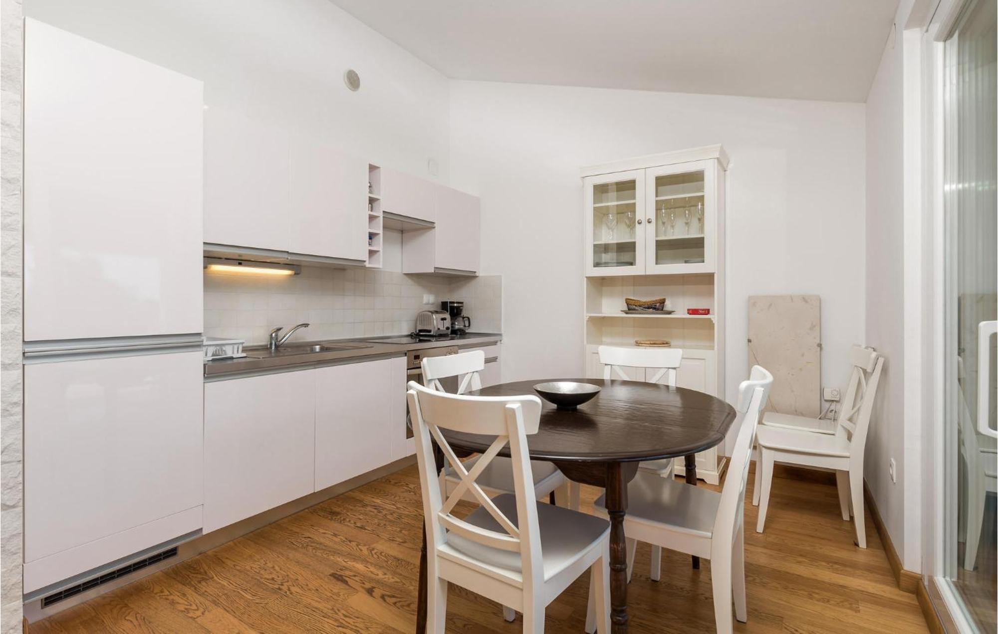 Nice Home In Krk With Kitchen Krk Town Exteriér fotografie