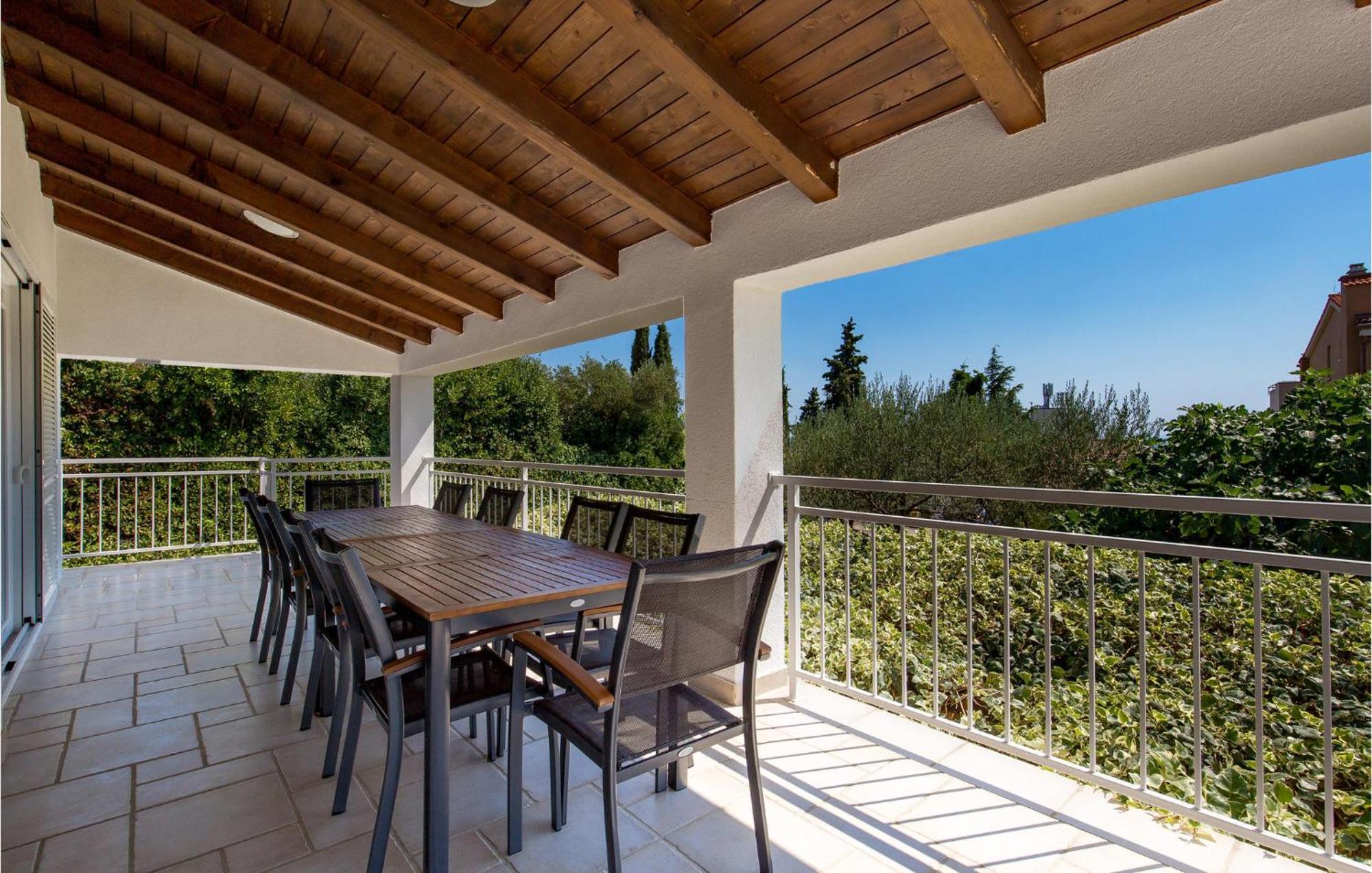 Nice Home In Krk With Kitchen Krk Town Exteriér fotografie
